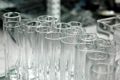 Glas-Rörchen