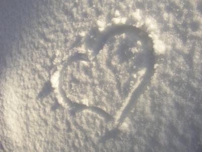 Herz im Schnee gezeichnet 3