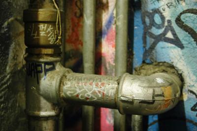 Rohr mit Grafitti