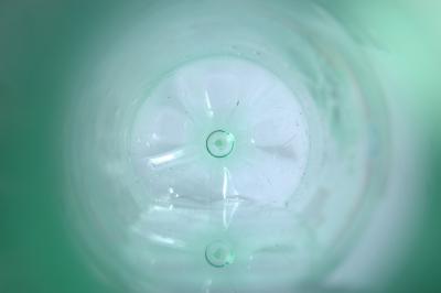 PET-Flasche von innen weiß 2